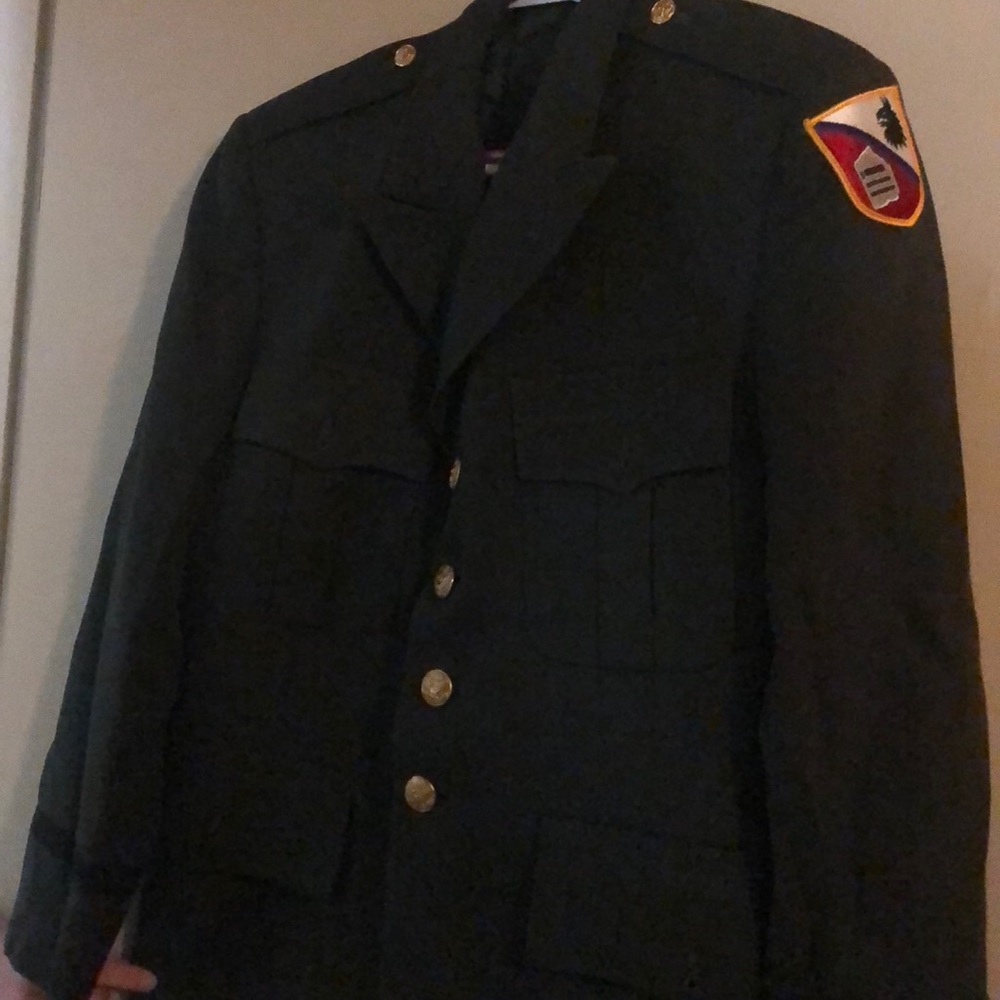 Old military jacket has a weird patch on it not sure what it is but is old